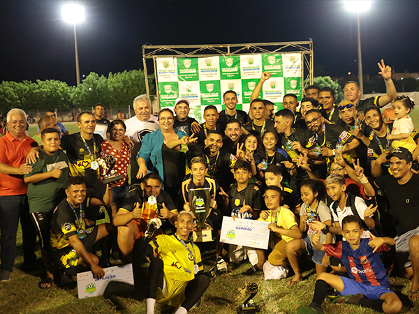 Os Amigos levam o título na 30ª edição do Campeonato Municipal de Futebol.