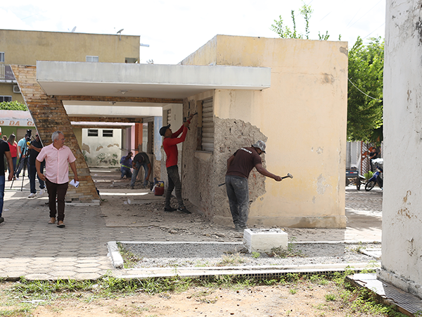 Prefeitura inicia revitalização da Praça "Olinto Rocha de Queiroz".